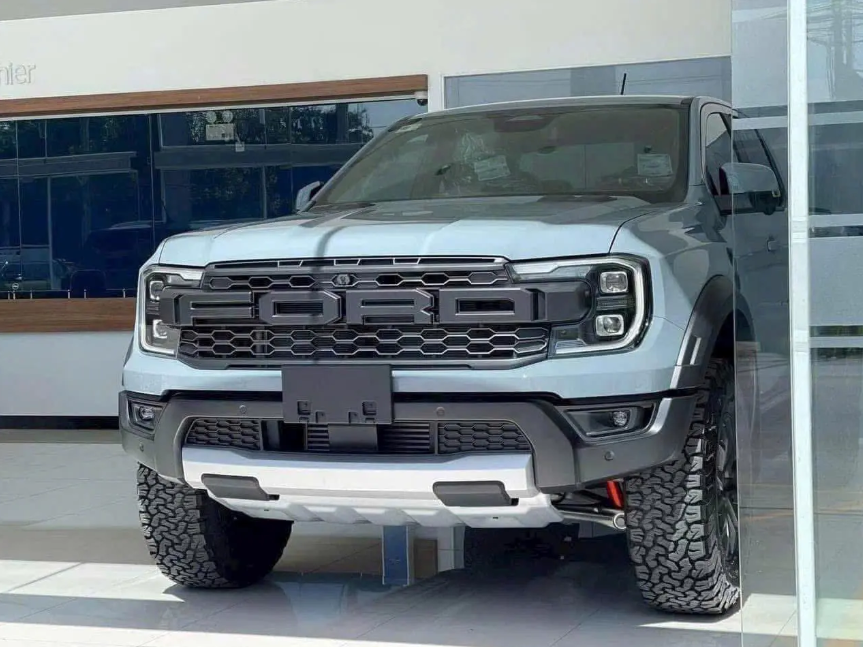 Ford Raptor 2025